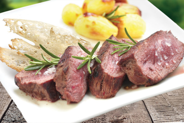 Tagliata tenera di roastbeef bovino  fiorani e c. azienda di produzione carne piatto e ambiente