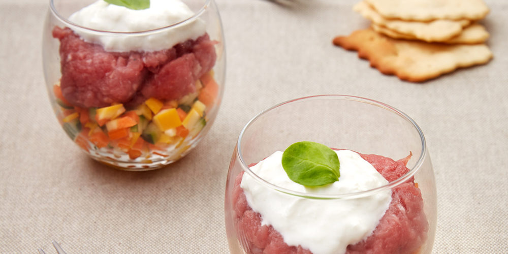 Ricetta Bicchierini di verdure e tartare con stracciatella