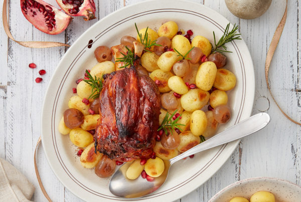 Ricetta fiorani stinco al forno con cipolline patate e melograno