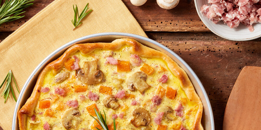 Savory pie with sausage, mushrooms and pumpkin